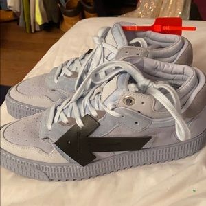 Offwhite off court low pale blue